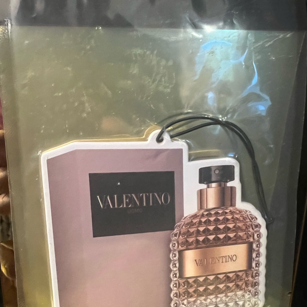 Valentino Uomo Fragrance Air Freshener - Picture 3 of 5